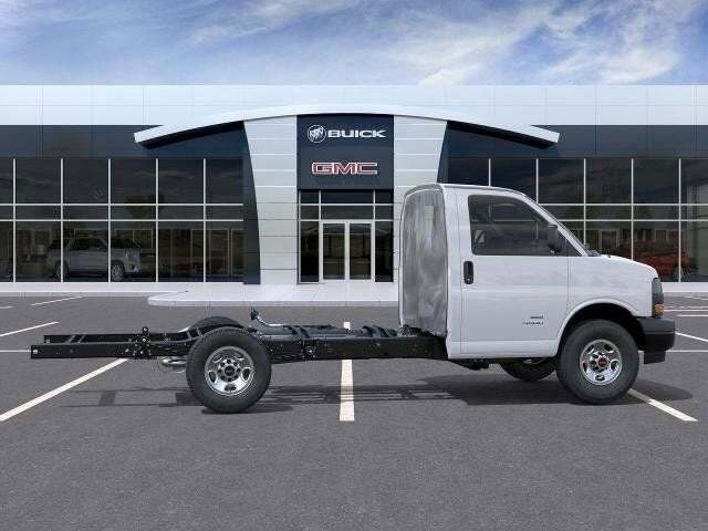 2025 GMC Savana 3500