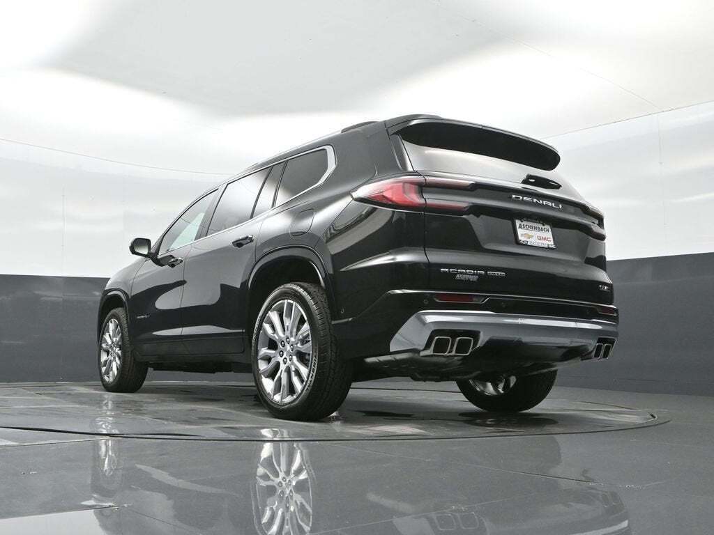 2025 GMC Acadia Denali