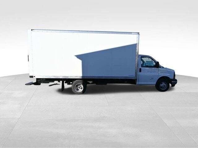 2023 GMC Savana 4500