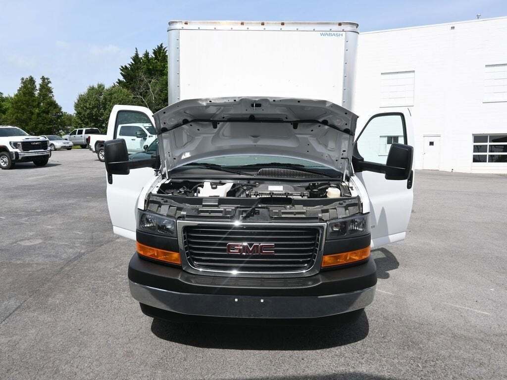 2023 GMC Savana 4500