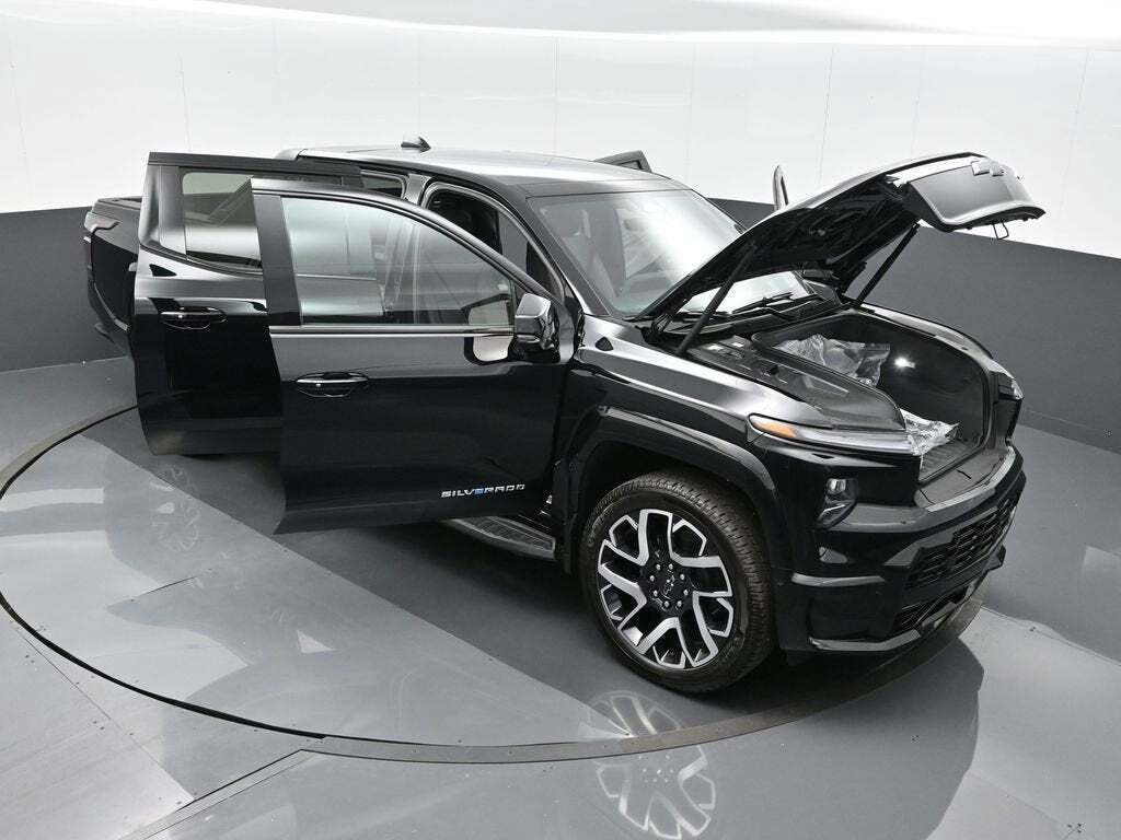 2024 Chevrolet Silverado EV RST