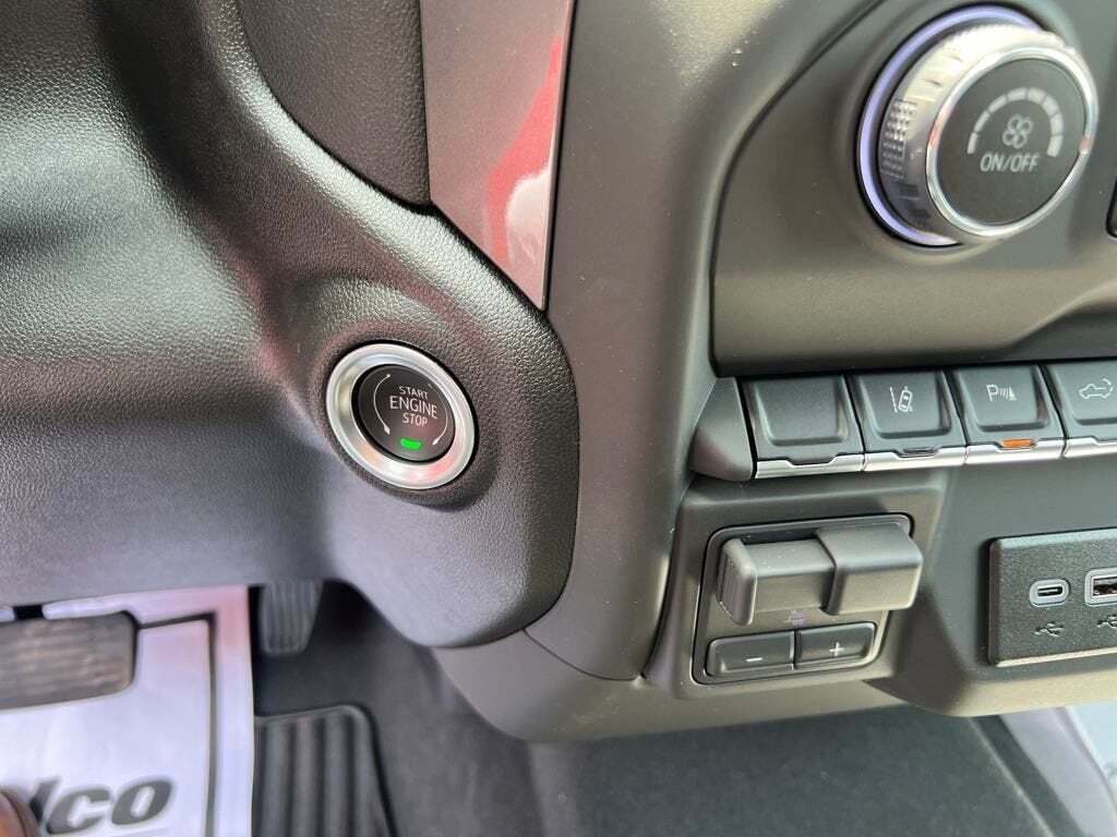 2025 Chevrolet Silverado 2500HD Custom