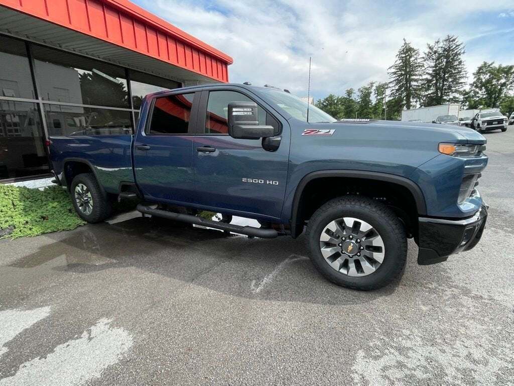 2025 Chevrolet Silverado 2500HD Custom