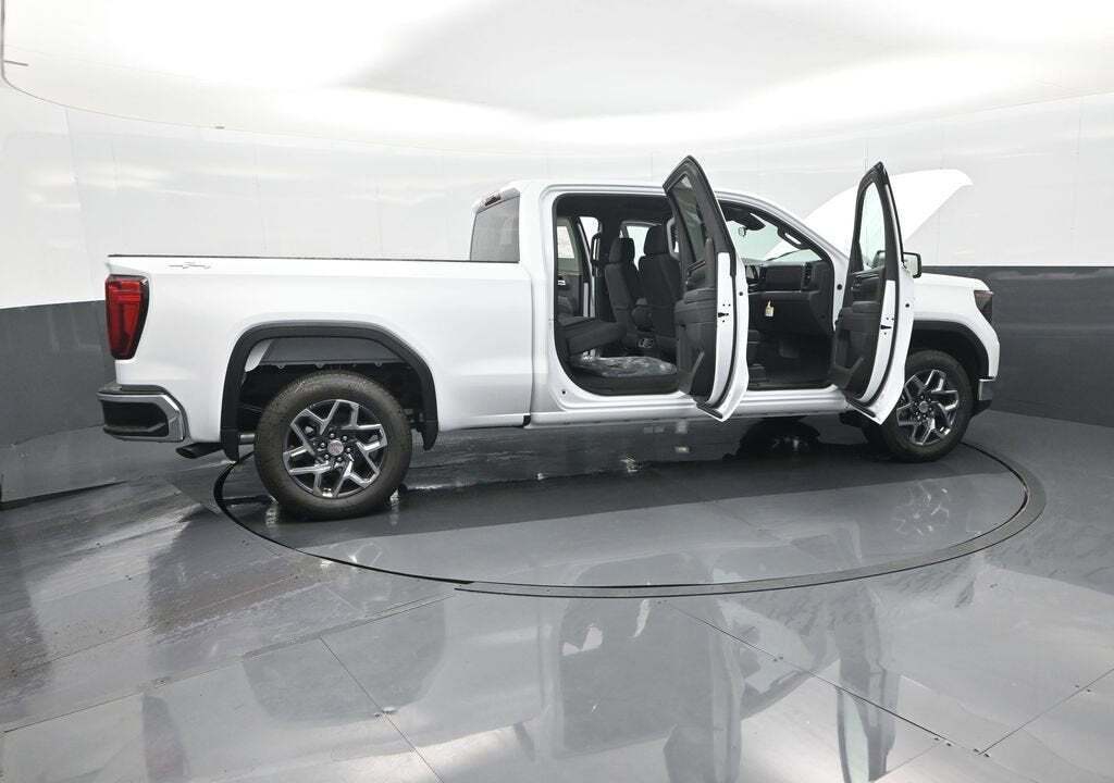 2025 GMC Sierra 1500 SLE