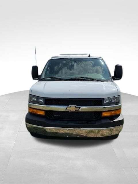 2025 Chevrolet Express 3500