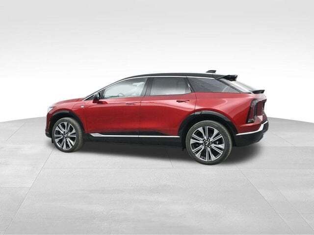 2025 Cadillac OPTIQ Luxury 2