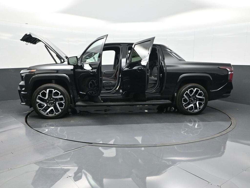 2024 Chevrolet Silverado EV RST
