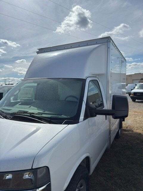 2025 Chevrolet Express 3500