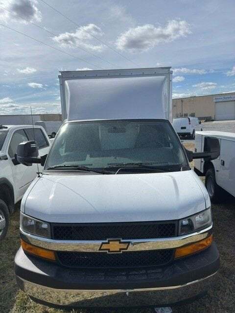 2025 Chevrolet Express 3500