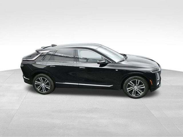 2025 Cadillac LYRIQ Luxury 1