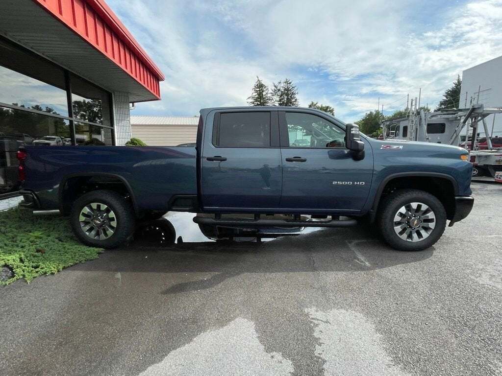 2025 Chevrolet Silverado 2500HD Custom