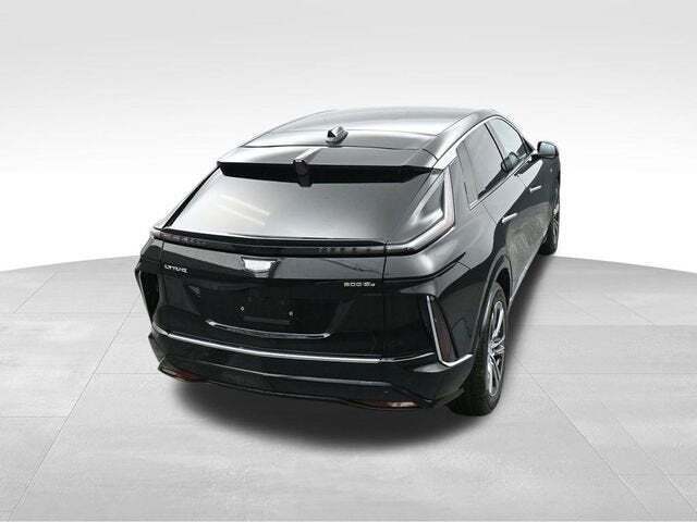 2025 Cadillac LYRIQ Luxury 1