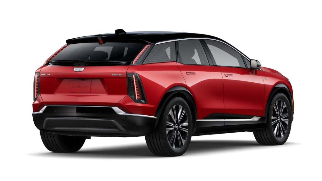 2025 Cadillac OPTIQ Luxury 2