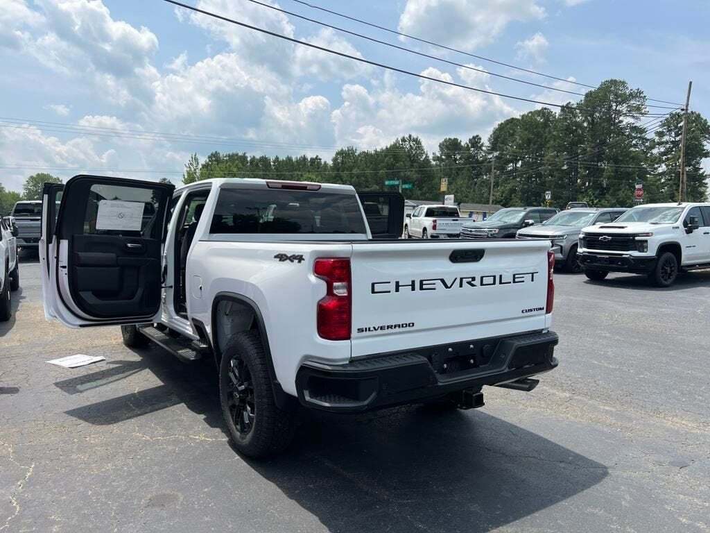 2025 Chevrolet Silverado 2500HD Custom
