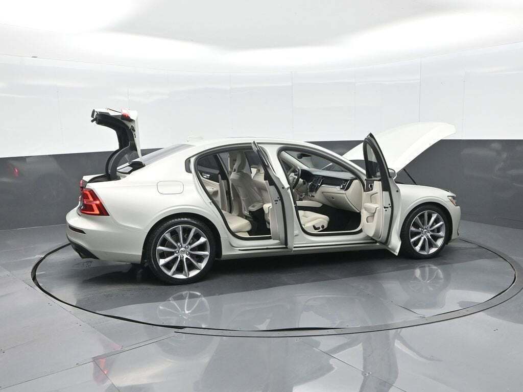 2019 Volvo S60 T5 Momentum