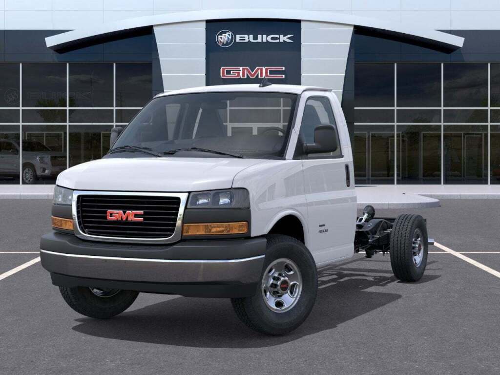2025 GMC Savana 3500