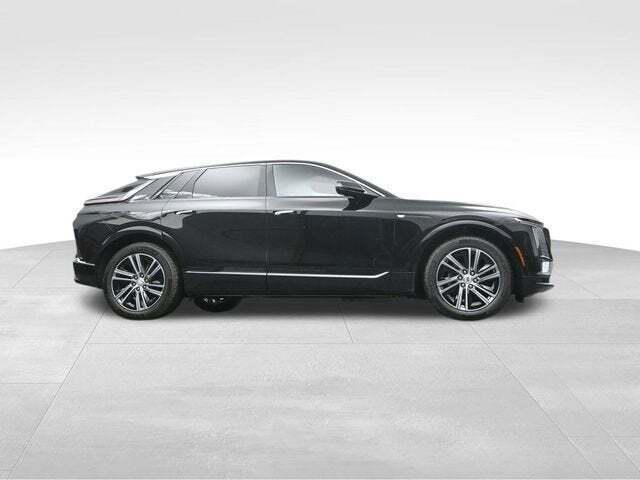 2025 Cadillac LYRIQ Luxury 1