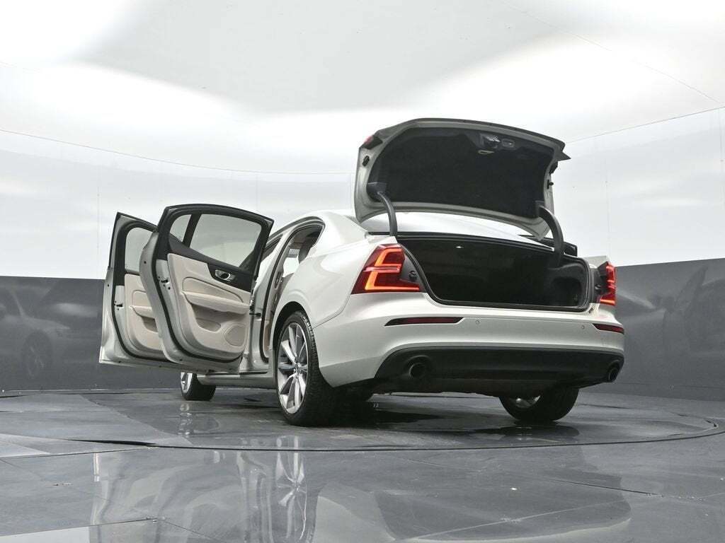 2019 Volvo S60 T5 Momentum