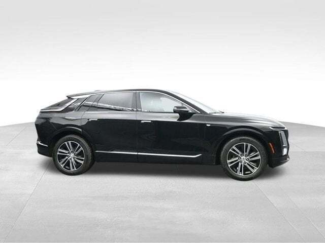 2025 Cadillac LYRIQ Luxury 1
