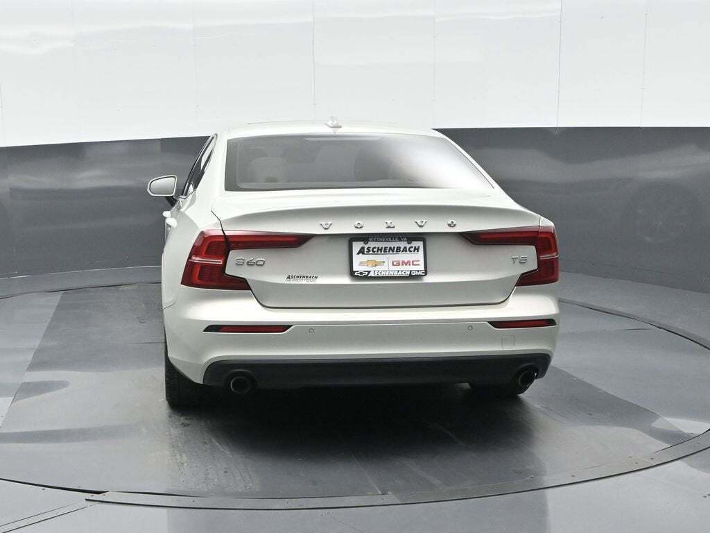 2019 Volvo S60 T5 Momentum