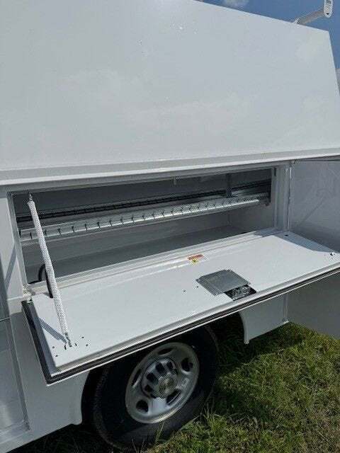 2025 Chevrolet Express 3500