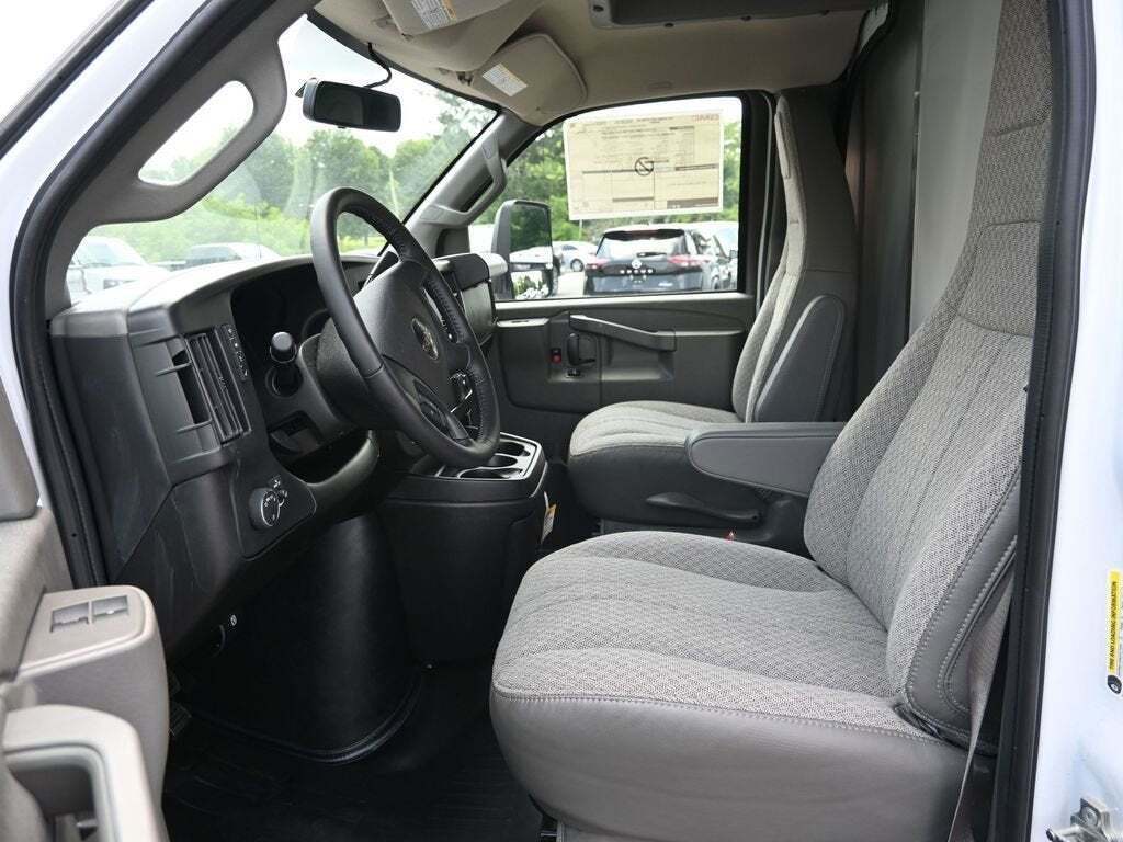 2023 GMC Savana 3500