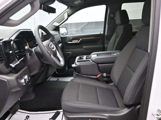 2025 GMC Sierra 1500 Elevation Standard