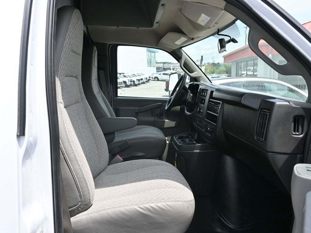 2023 GMC Savana 3500
