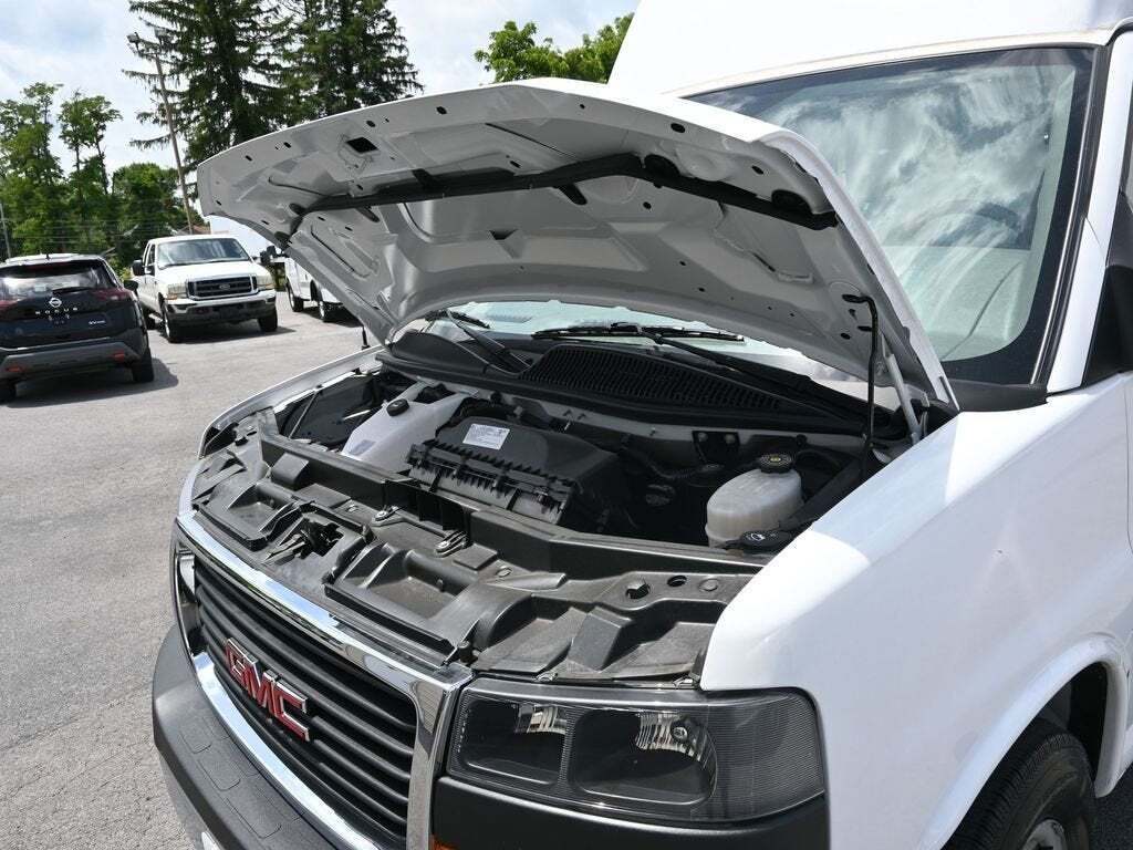 2023 GMC Savana 3500