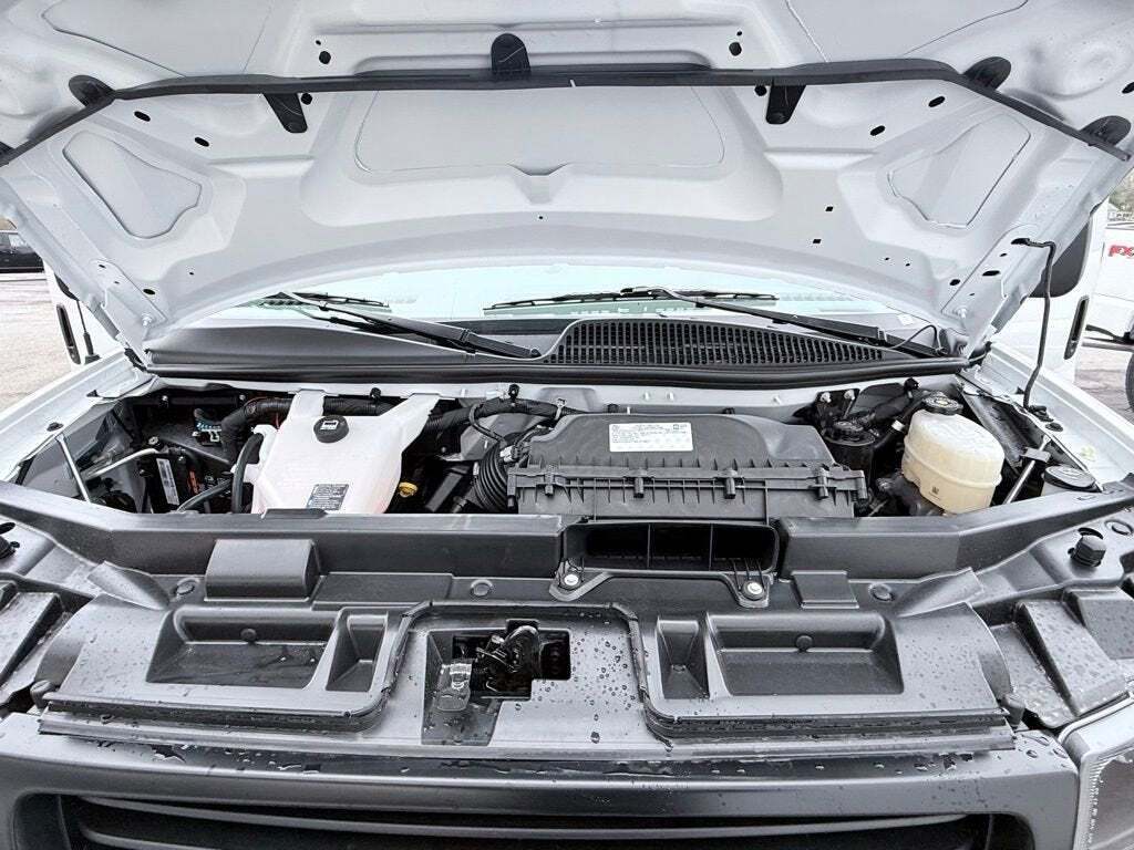 2025 GMC Savana 3500
