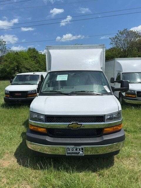 2025 Chevrolet Express 3500
