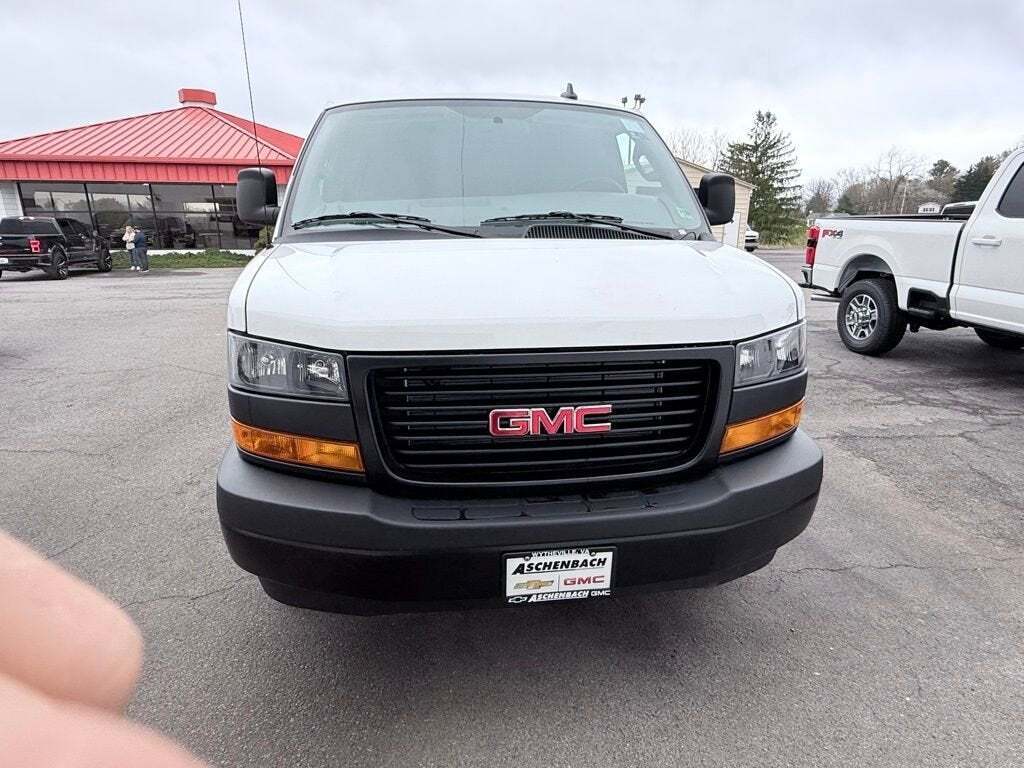2025 GMC Savana 3500