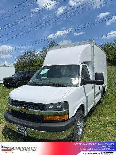 2025 Chevrolet Express 3500
