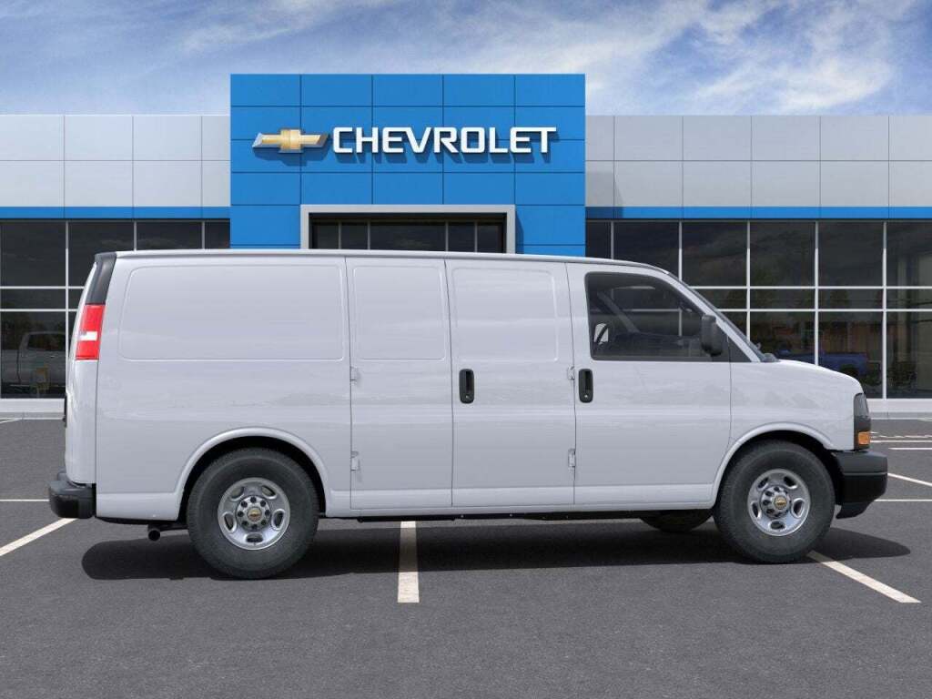 2024 Chevrolet Express 2500