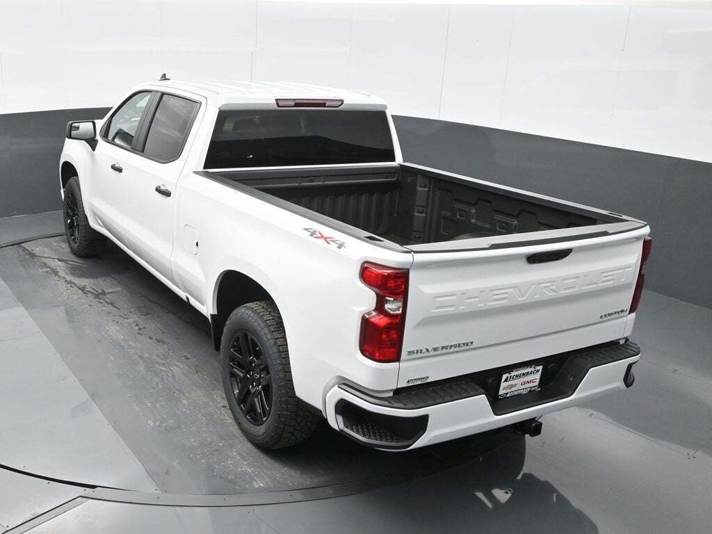 2025 Chevrolet Silverado 1500 Custom