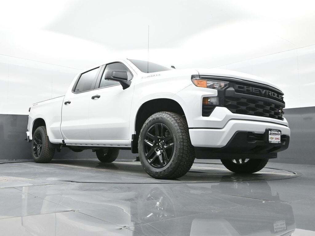 2025 Chevrolet Silverado 1500 Custom