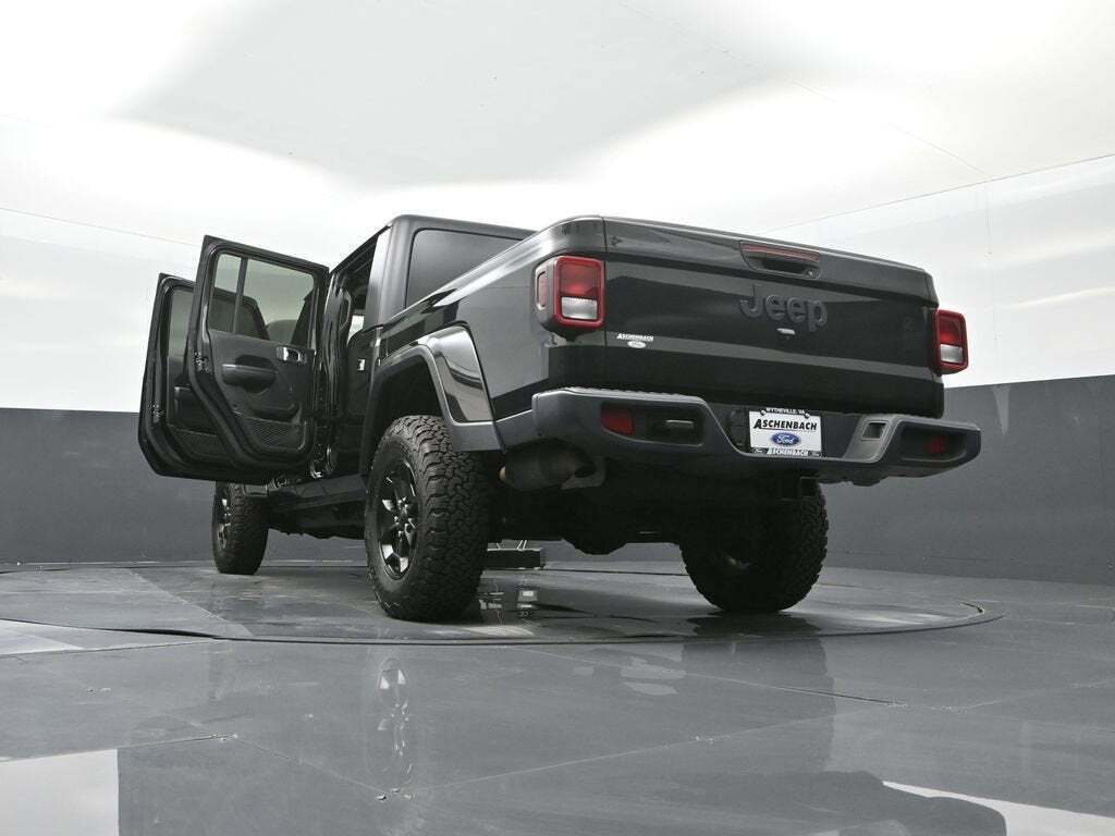 2021 Jeep Gladiator Sport