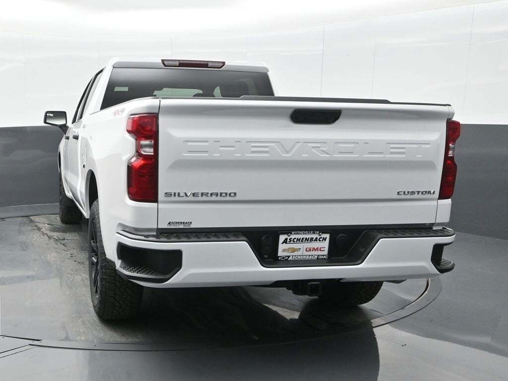 2025 Chevrolet Silverado 1500 Custom