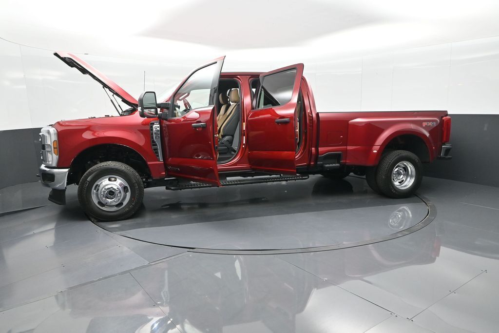 2025 Ford F-350 Super Duty XLT