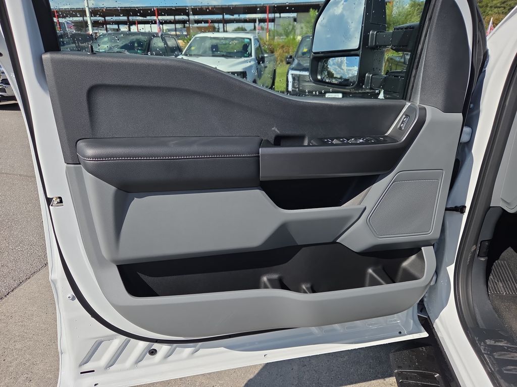 2026 Ford F-350 Super Duty XLT