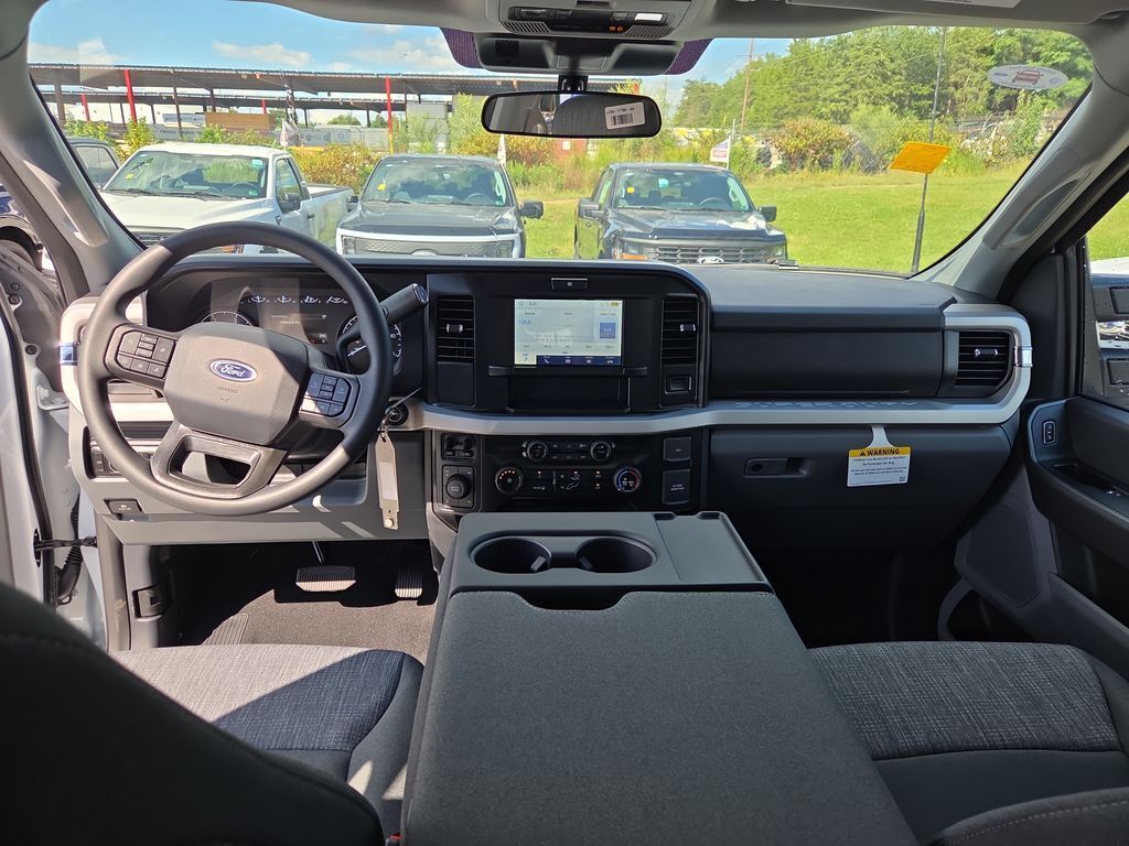2026 Ford F-350 Super Duty XLT