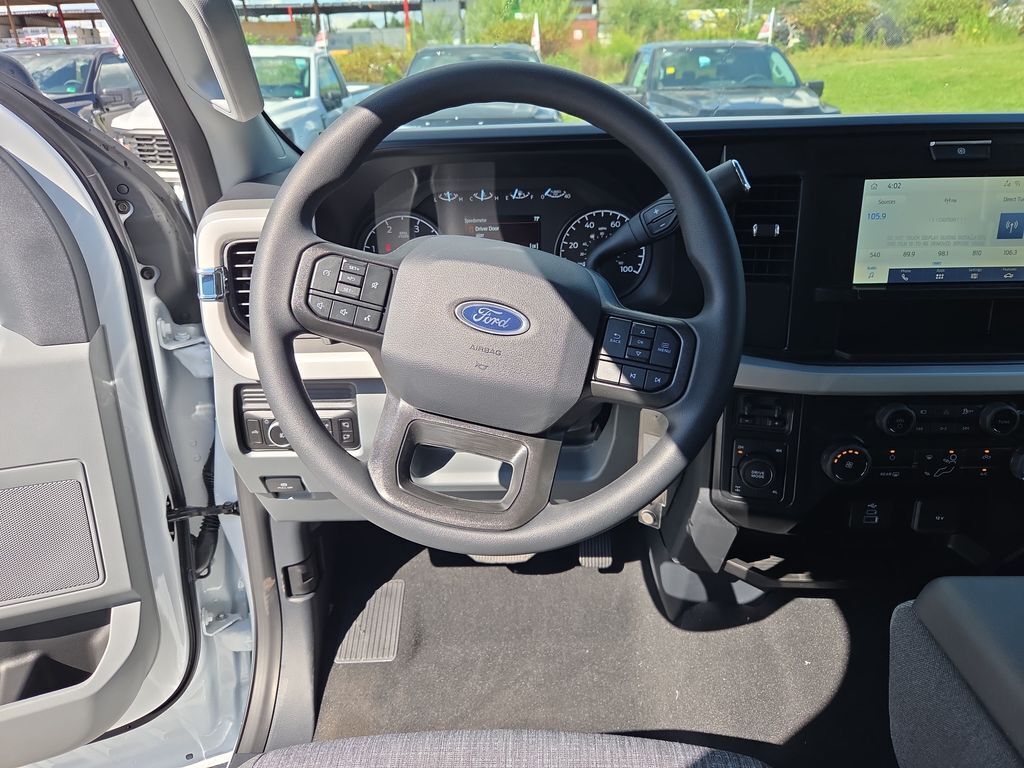 2026 Ford F-350 Super Duty XLT