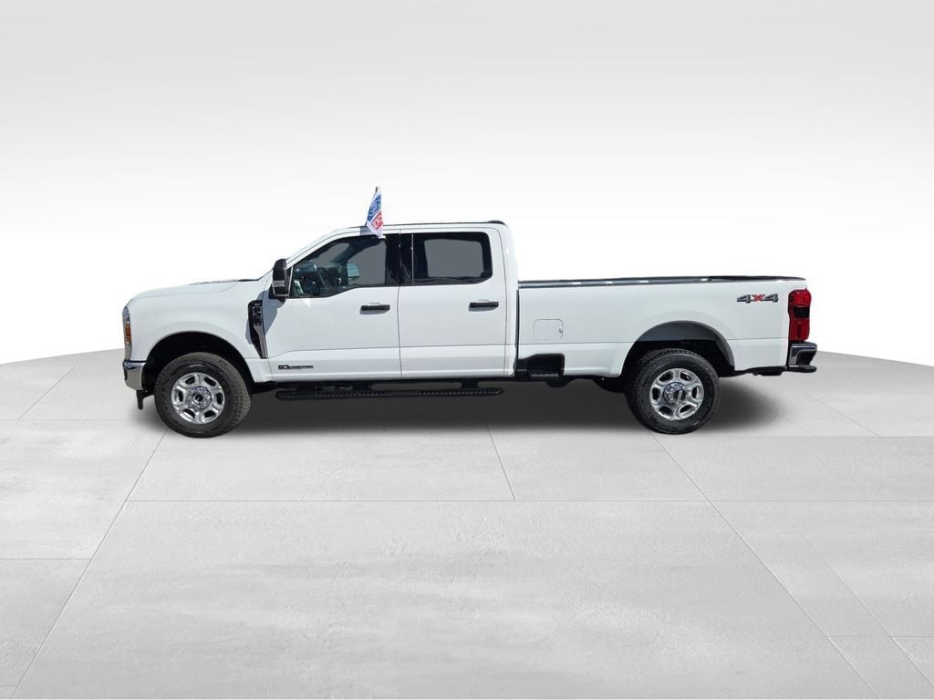 2026 Ford F-350 Super Duty XLT