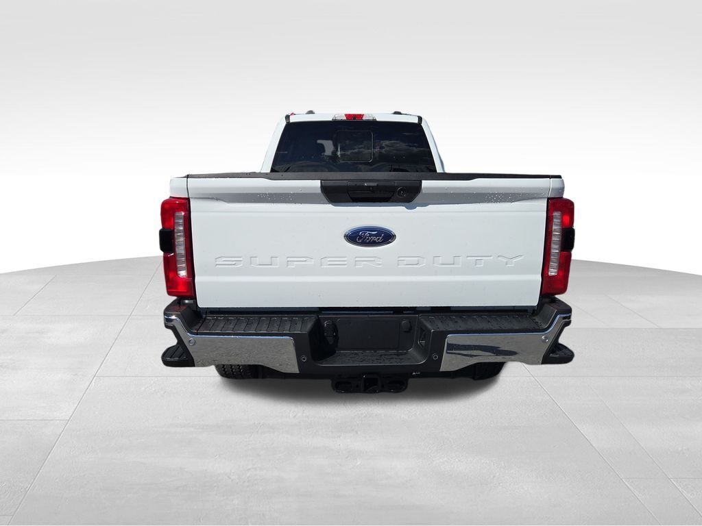 2026 Ford F-350 Super Duty XLT