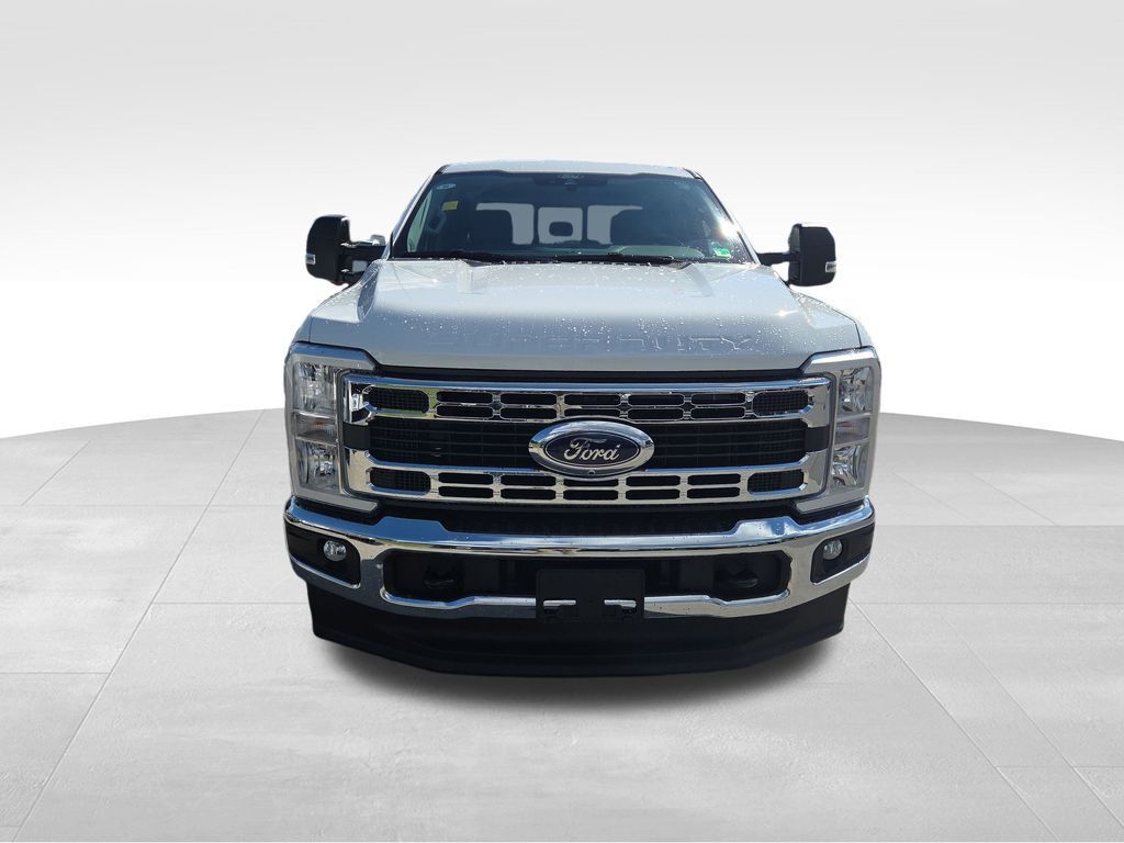 2026 Ford F-350 Super Duty XLT