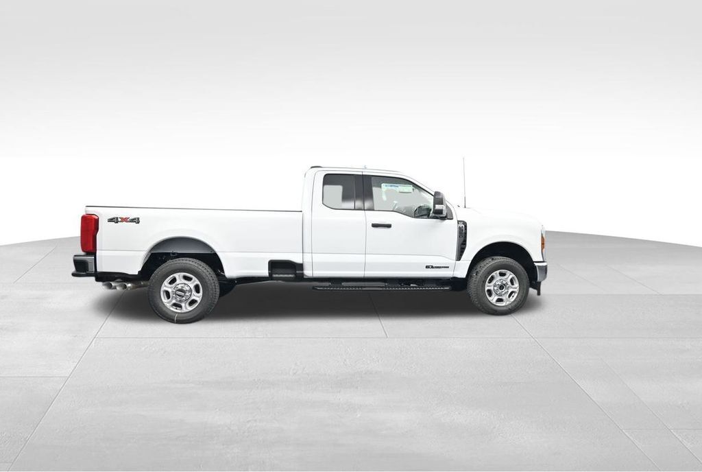 2026 Ford F-350 Super Duty XLT