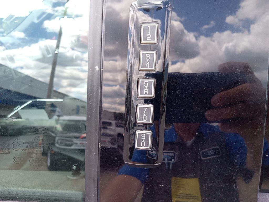 2021 Ford F-350 Super Duty Lariat