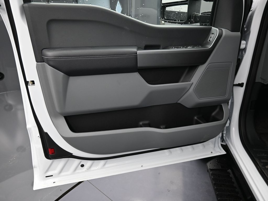2026 Ford F-350 Super Duty XLT