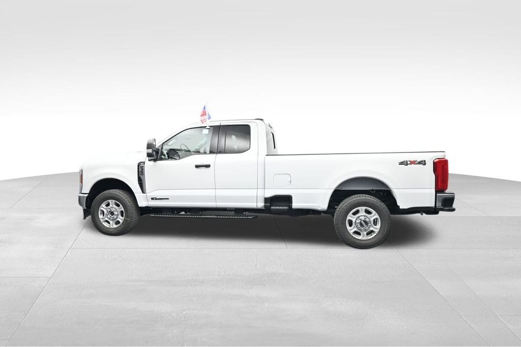2026 Ford F-350 Super Duty XLT