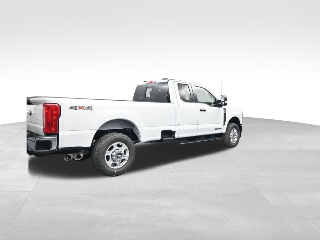 2026 Ford F-350 Super Duty XLT